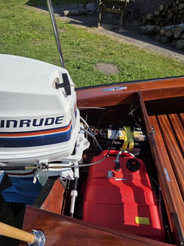 Riva Scoiattolo Replica