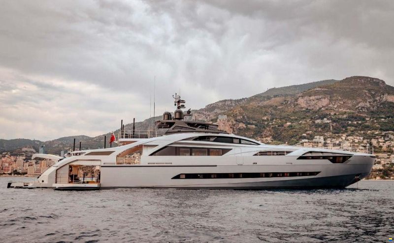 Pershing (Ferretti SpA) PERSHING 140