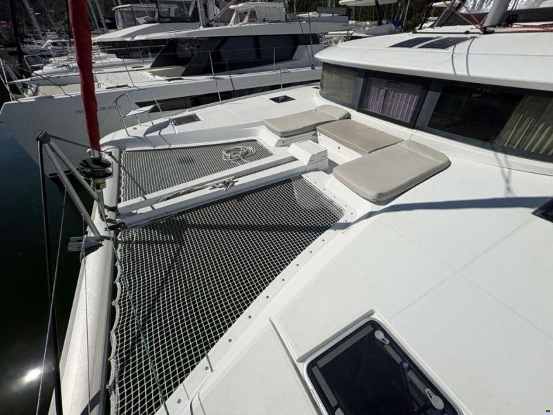 Lagoon 464