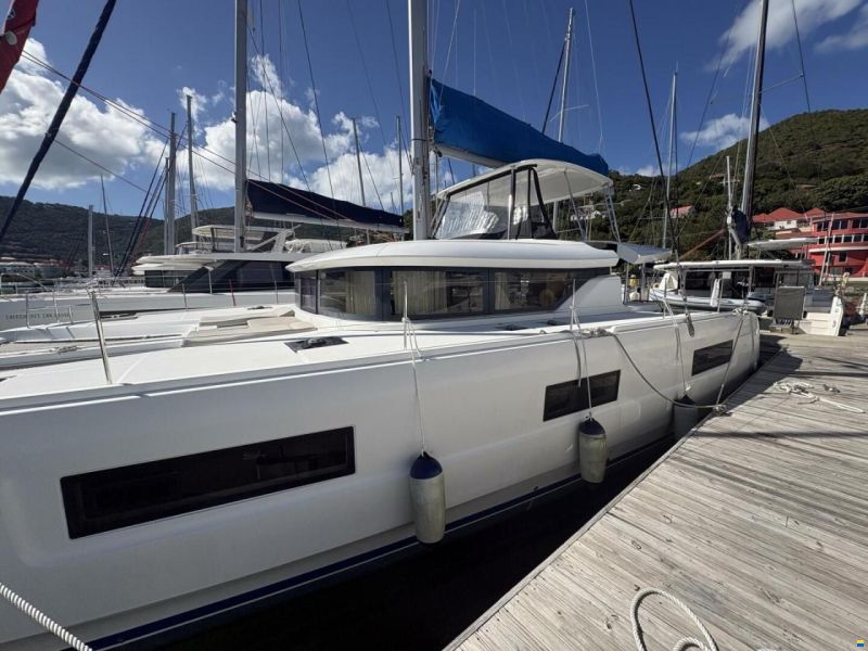 Lagoon 464