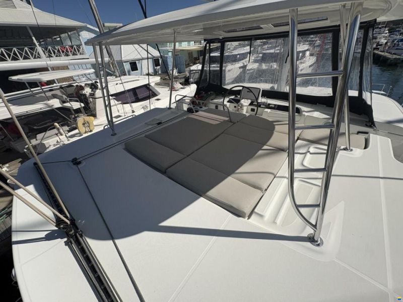 Lagoon 464