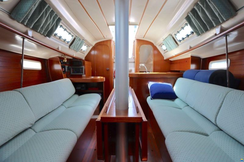 Beneteau Oceanis 300
