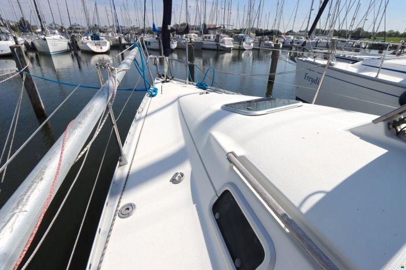 Beneteau Oceanis 300