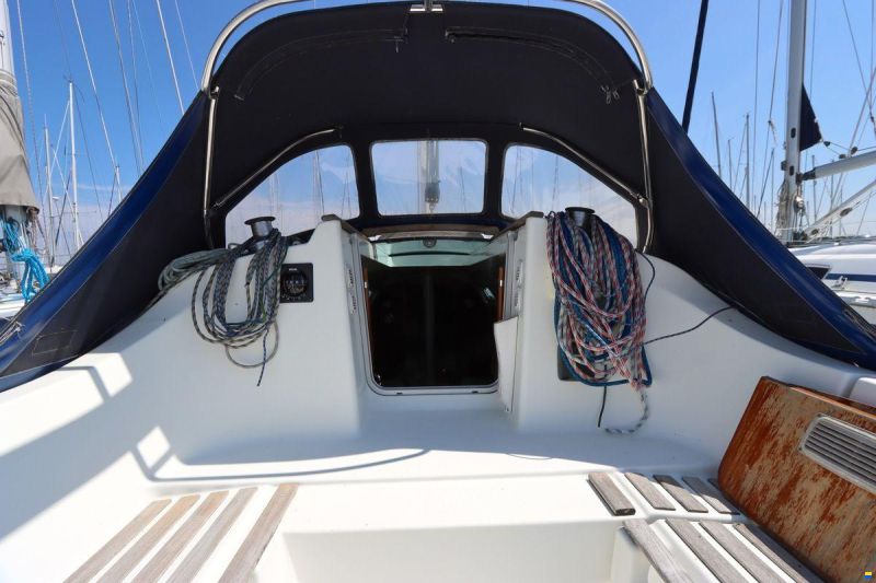 Beneteau Oceanis 300