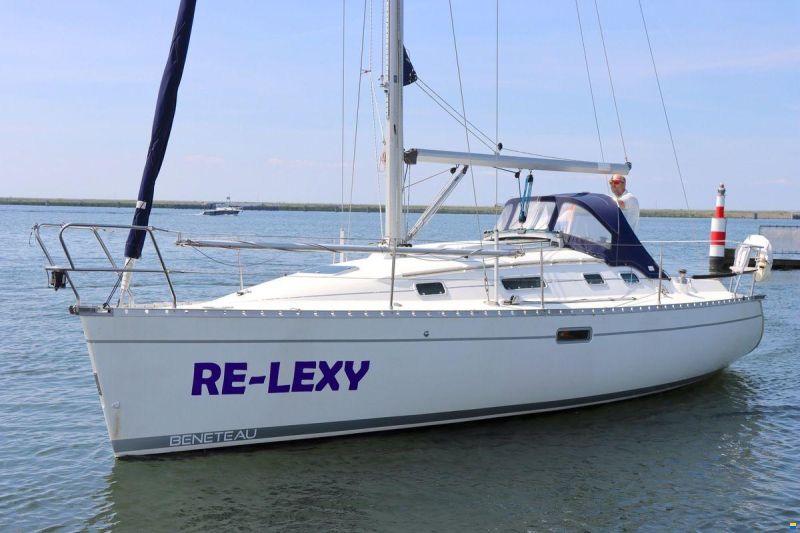 Beneteau Oceanis 300