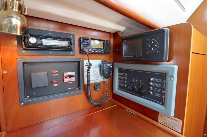 Beneteau Oceanis 300