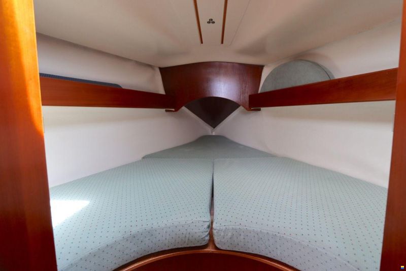 Beneteau Oceanis 300