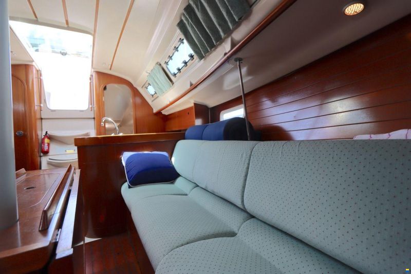 Beneteau Oceanis 300