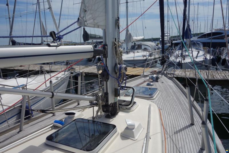 Hallberg-Rassy HR 352