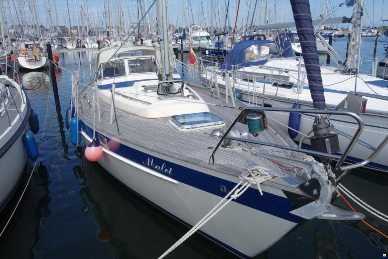 Hallberg-Rassy HR 352