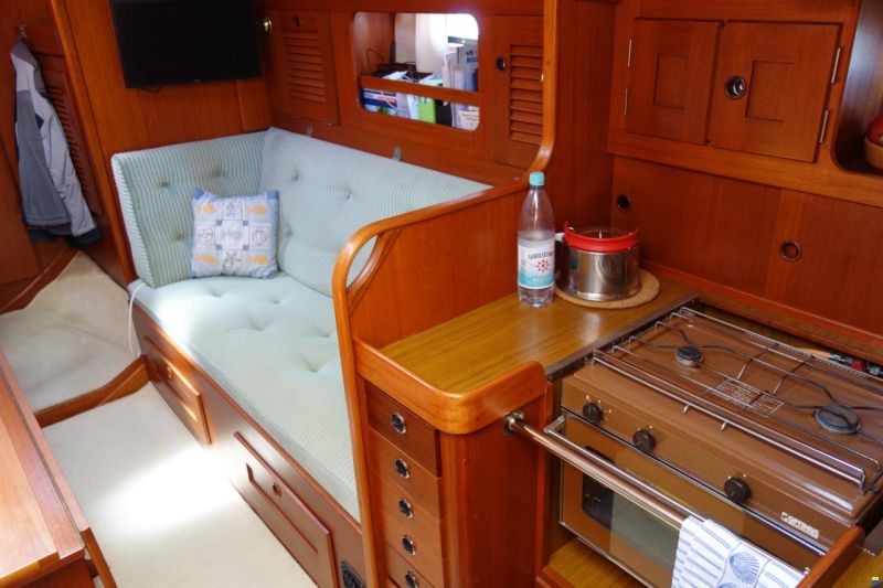 Hallberg-Rassy HR 352