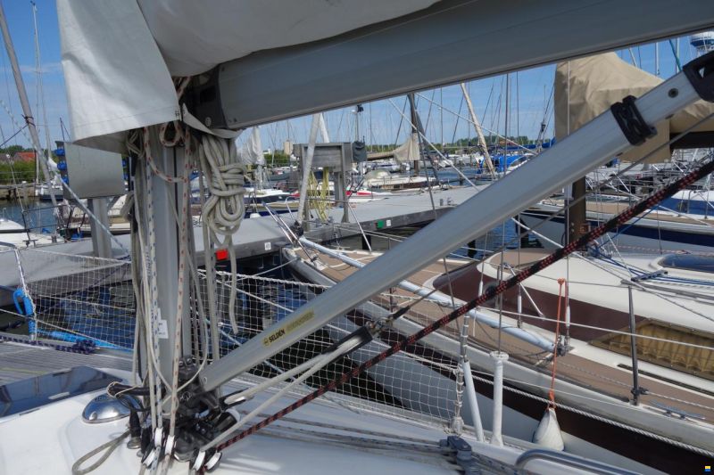 Bavaria 32