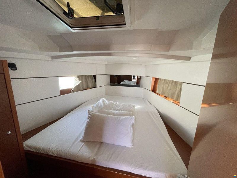 Beneteau Oceanis 38