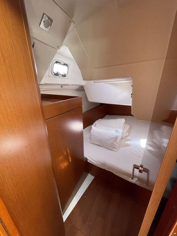 Beneteau Oceanis 38
