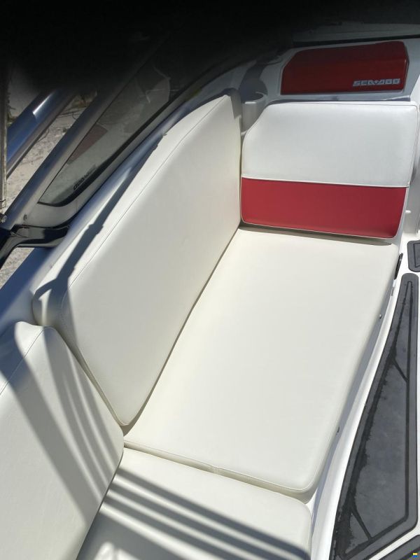 Sea-Doo Challenger SE