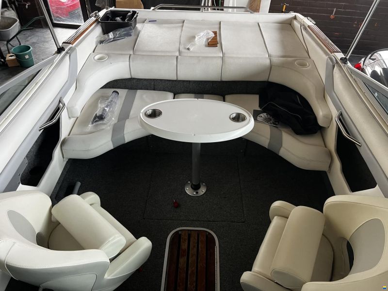 Sea Ray 220 SR