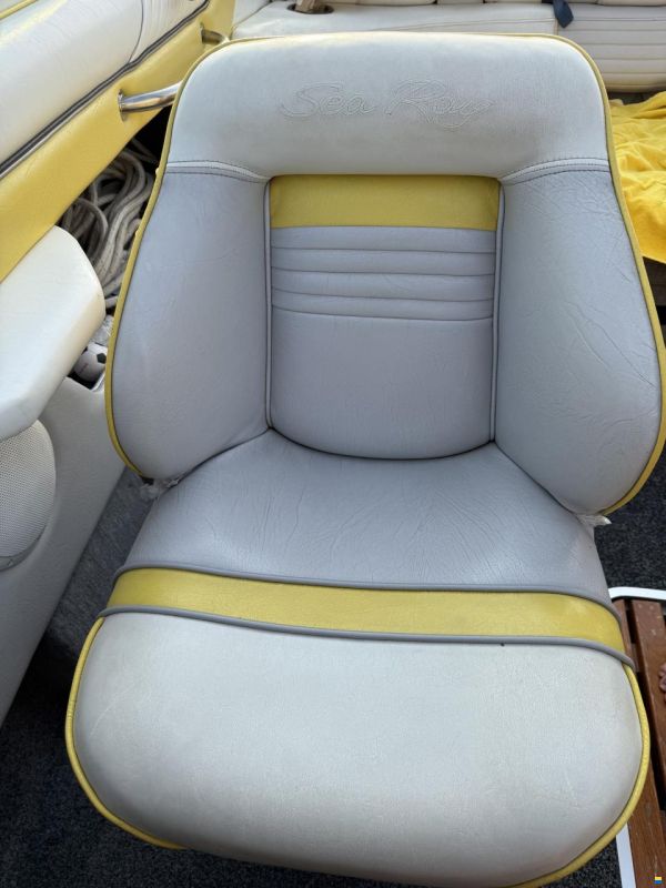 Sea Ray 220 SR