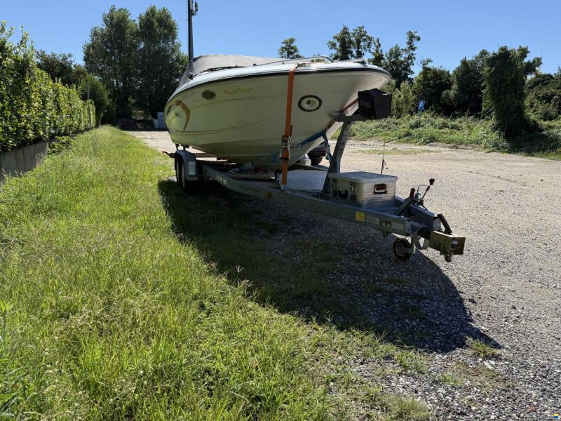 Sea Ray 220 SR