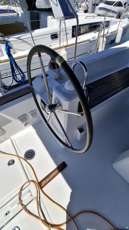 Beneteau Oceanis 38.1