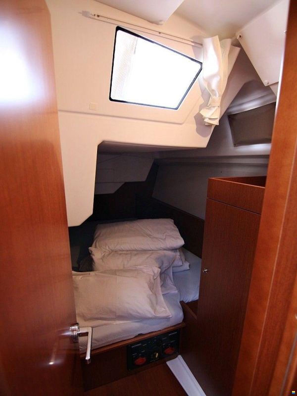 Beneteau Oceanis 38.1