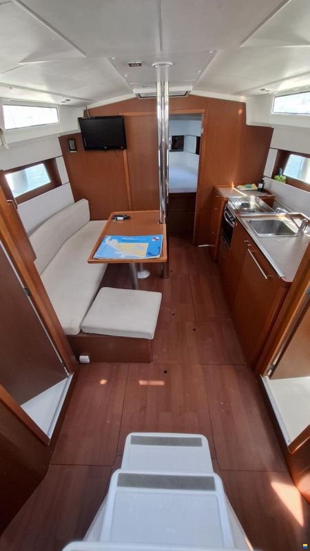 Beneteau Oceanis 38.1