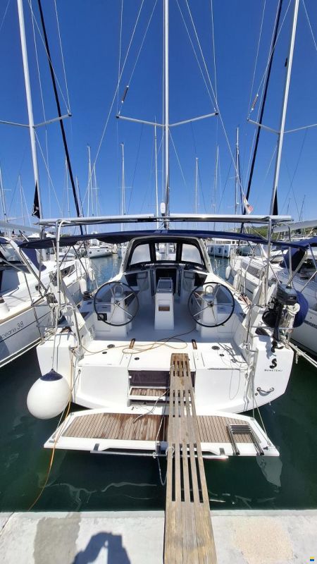Beneteau Oceanis 38.1