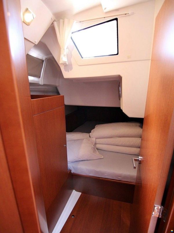 Beneteau Oceanis 38.1