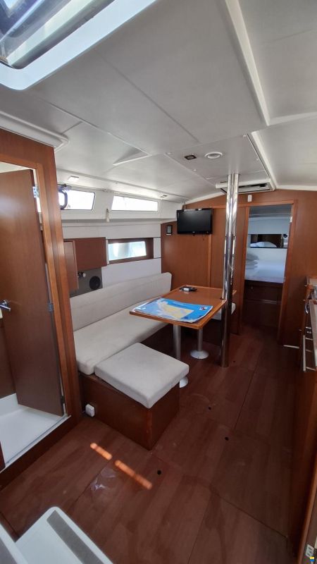 Beneteau Oceanis 38.1