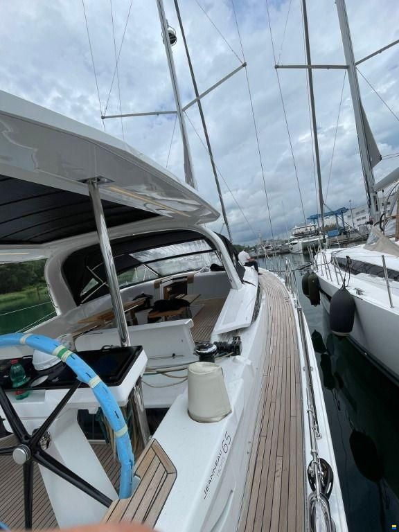 Jeanneau Yachts J 65