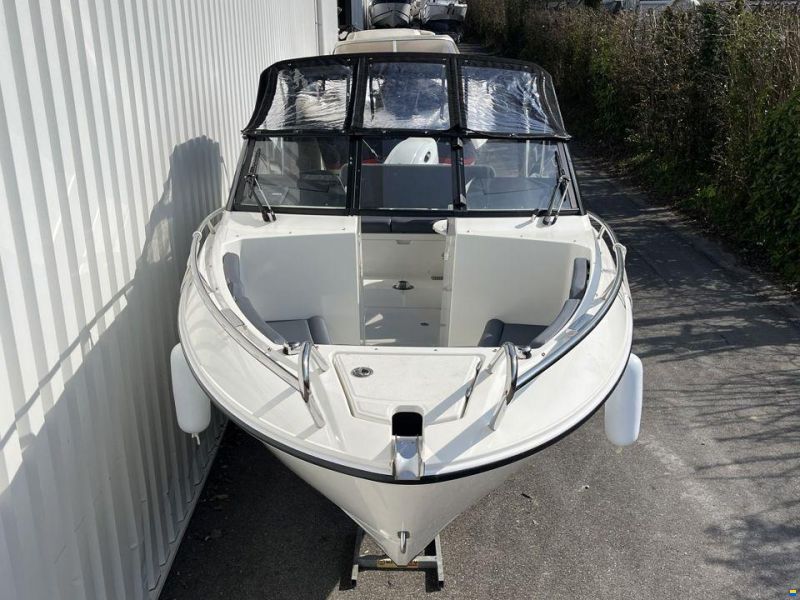 Parker 630 BOW RIDER