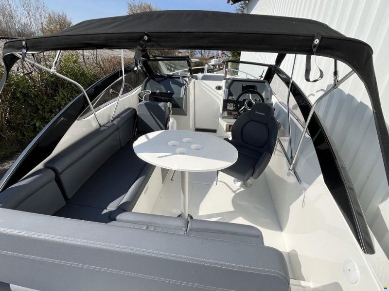 Parker 630 BOW RIDER