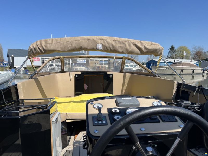TendR 27 Cabin Inboard