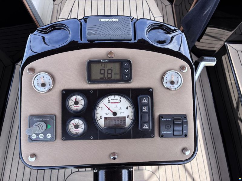 TendR 27 Cabin Inboard