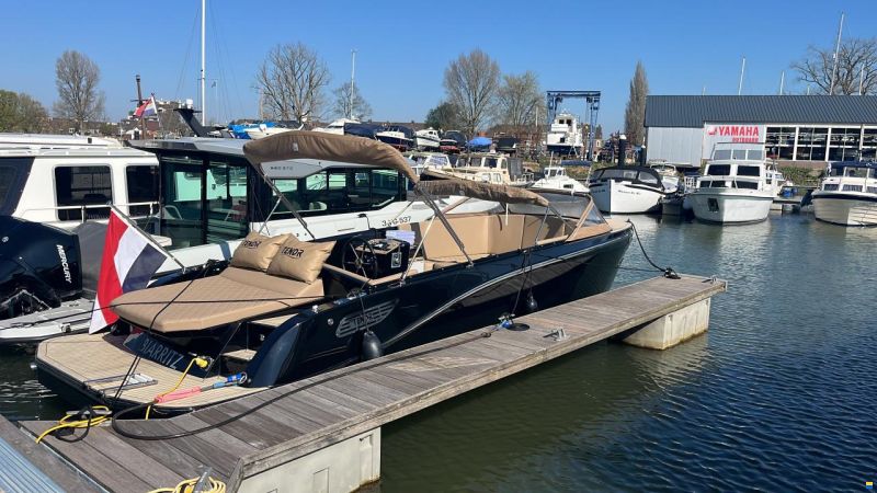 TendR 27 Cabin Inboard