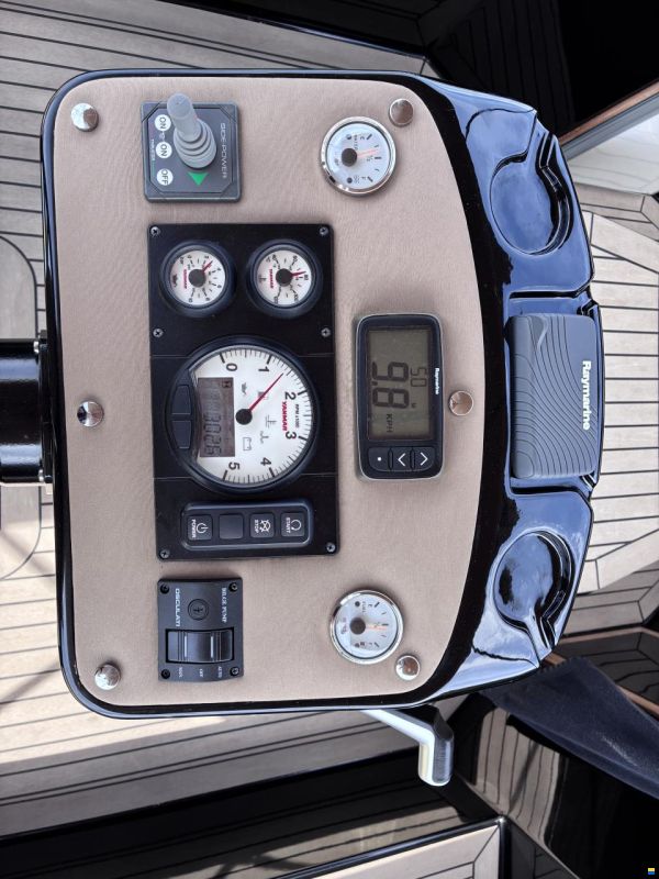 TendR 27 Cabin Inboard