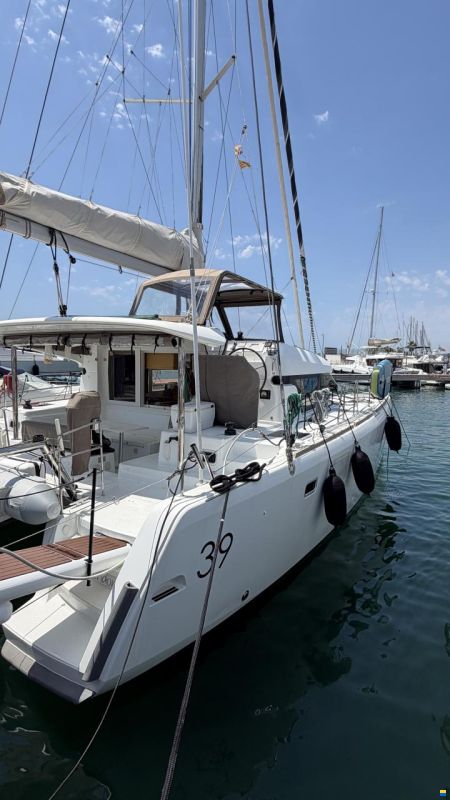 Lagoon 39