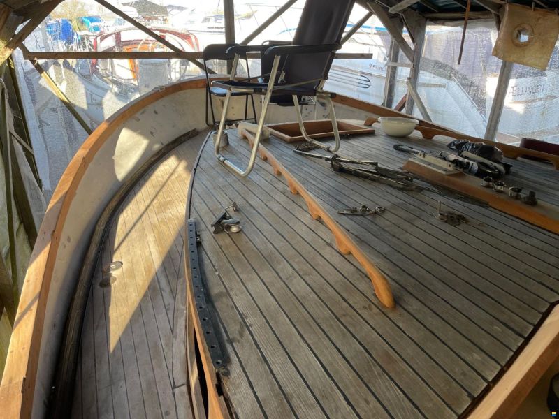 Nauticat 33