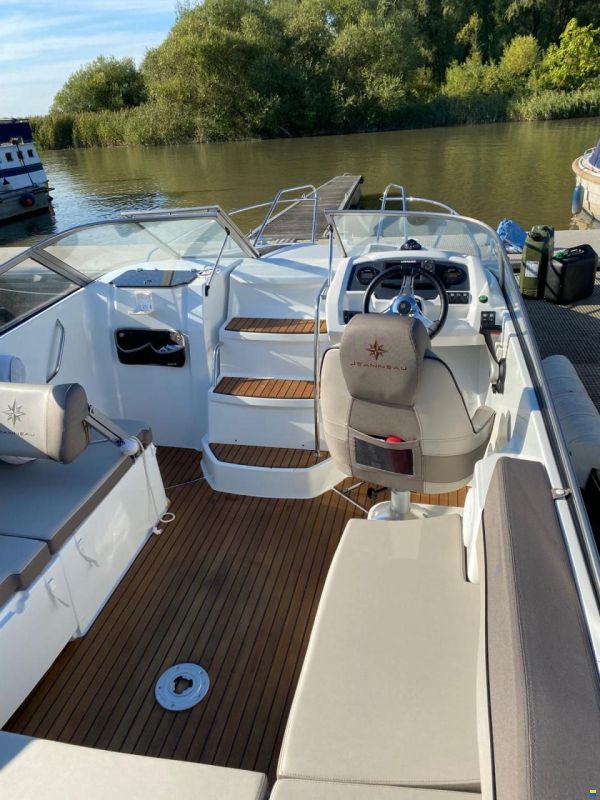 Jeanneau Cap Camarat 6.5 DC