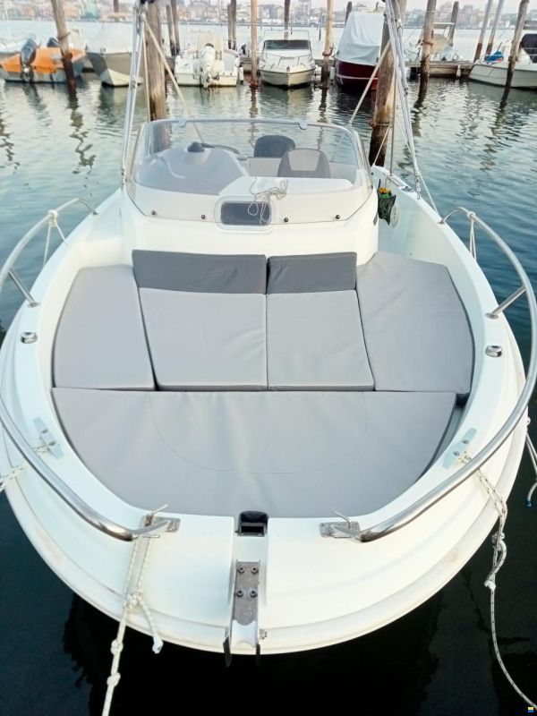 Jeanneau Cap Camarat 5.5 WA Serie 2