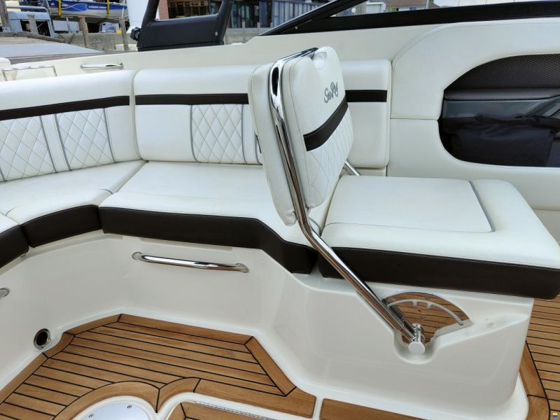 Sea Ray Sun Sport 250