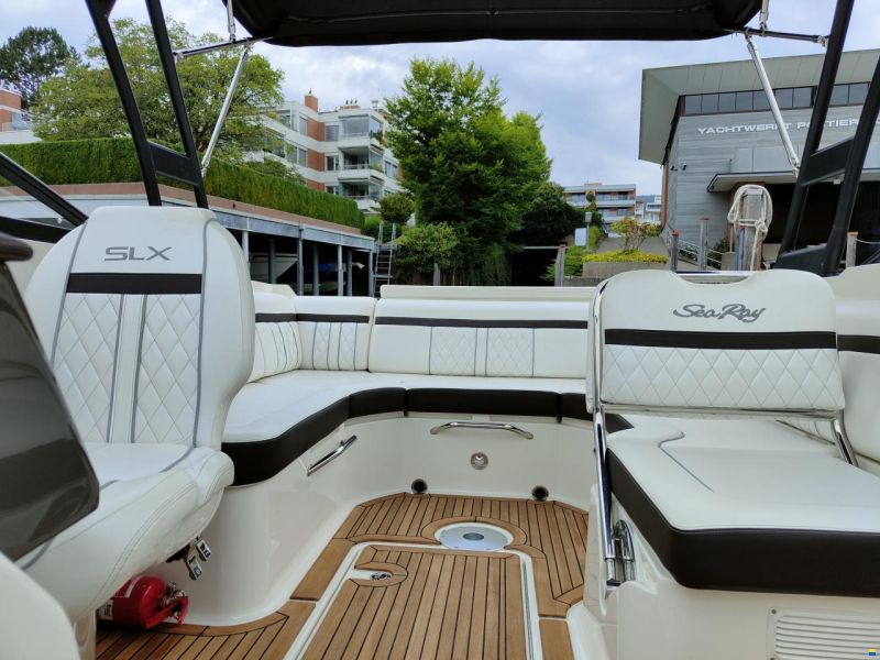 Sea Ray Sun Sport 250