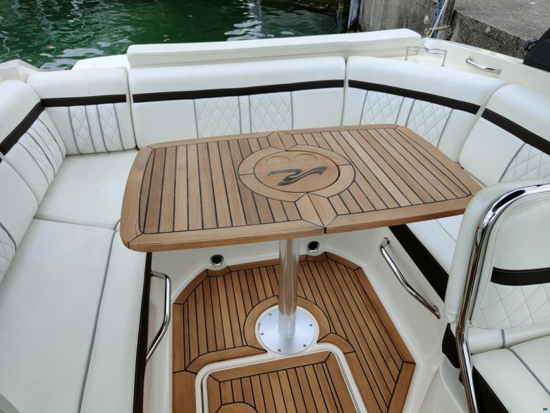 Sea Ray Sun Sport 250