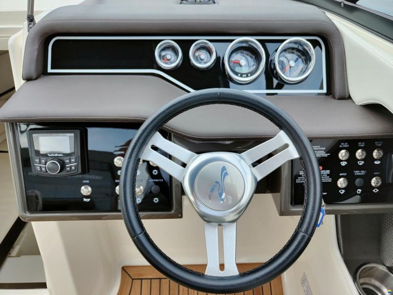 Sea Ray Sun Sport 250