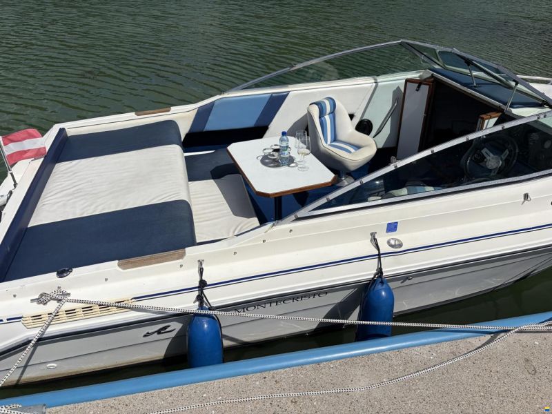 Sea Ray 200 Cuddy Cabin