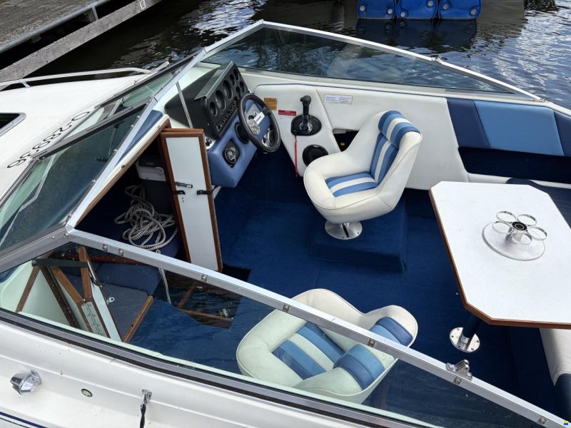 Sea Ray 200 Cuddy Cabin