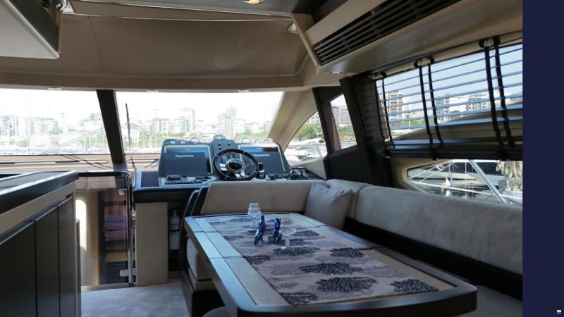 Azimut Flybridge 64