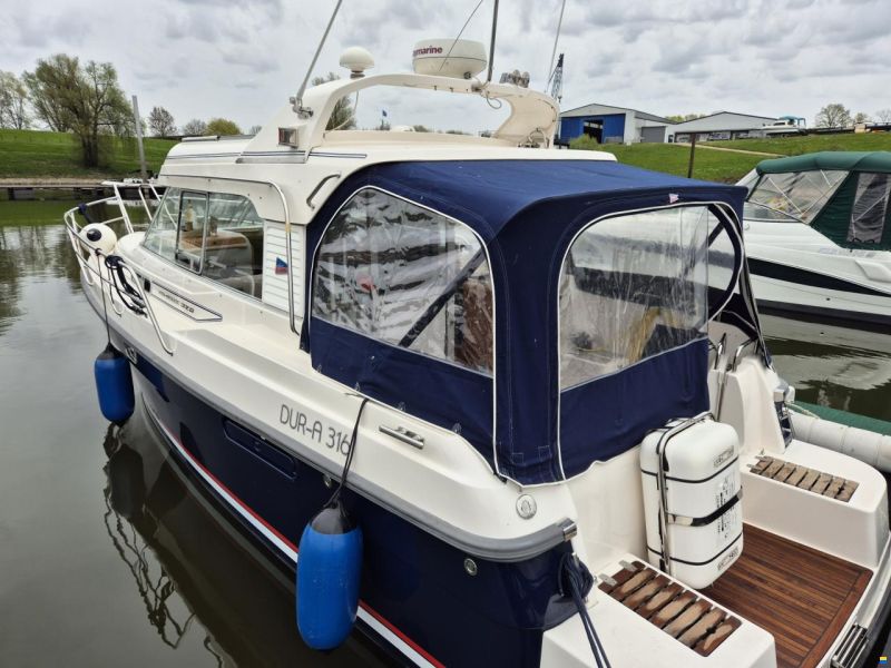 Nimbus 320 Coupe