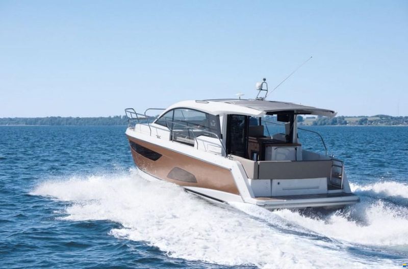 Sealine C330