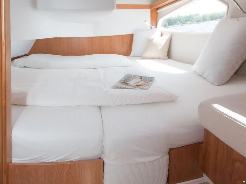 Sealine C330