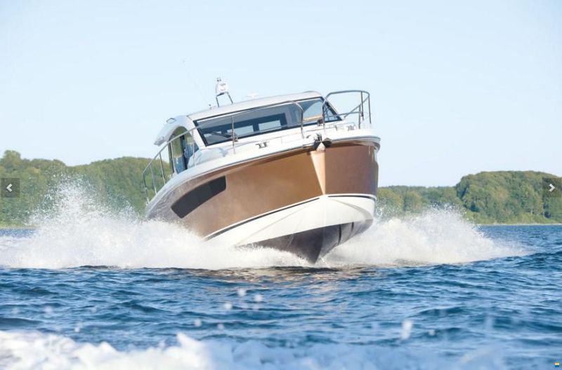 Sealine C330